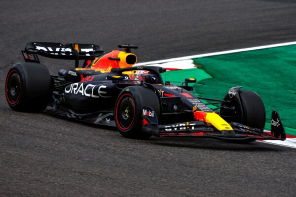 F1, Grand Prix Ιαπωνίας: Ταχύτερος και στο FP2 ο Φερστάπεν (vid)